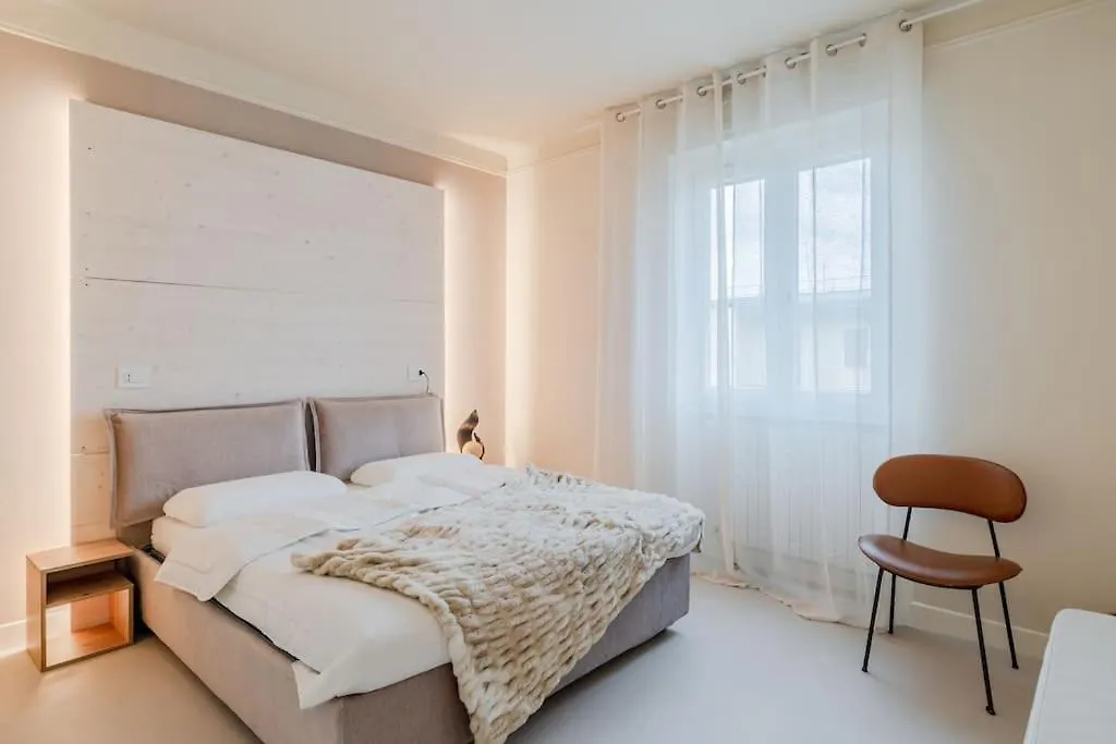 Petite Suite Vittoria - Brescia City - By Host4U Italy