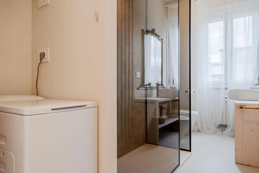 Petite Suite Vittoria - Brescia City - By Host4U Apartment