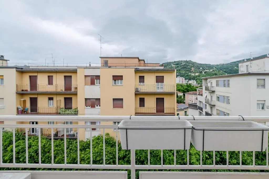 Apartment Petite Suite Vittoria - Brescia City - By Host4U Italy