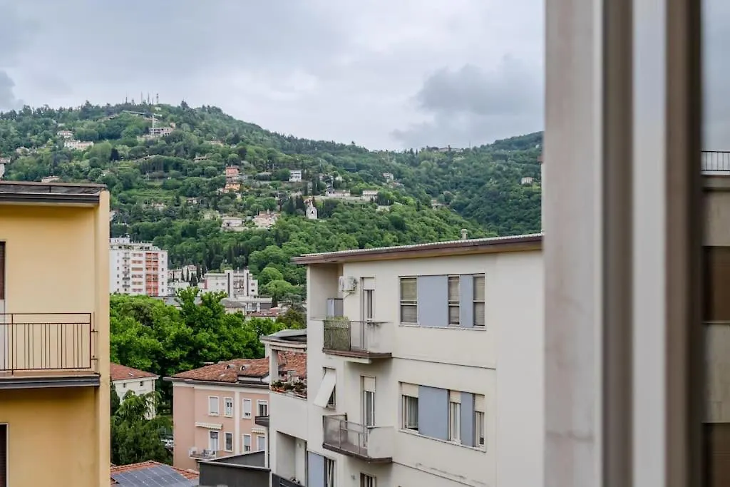 Petite Suite Vittoria - Brescia City - By Host4U