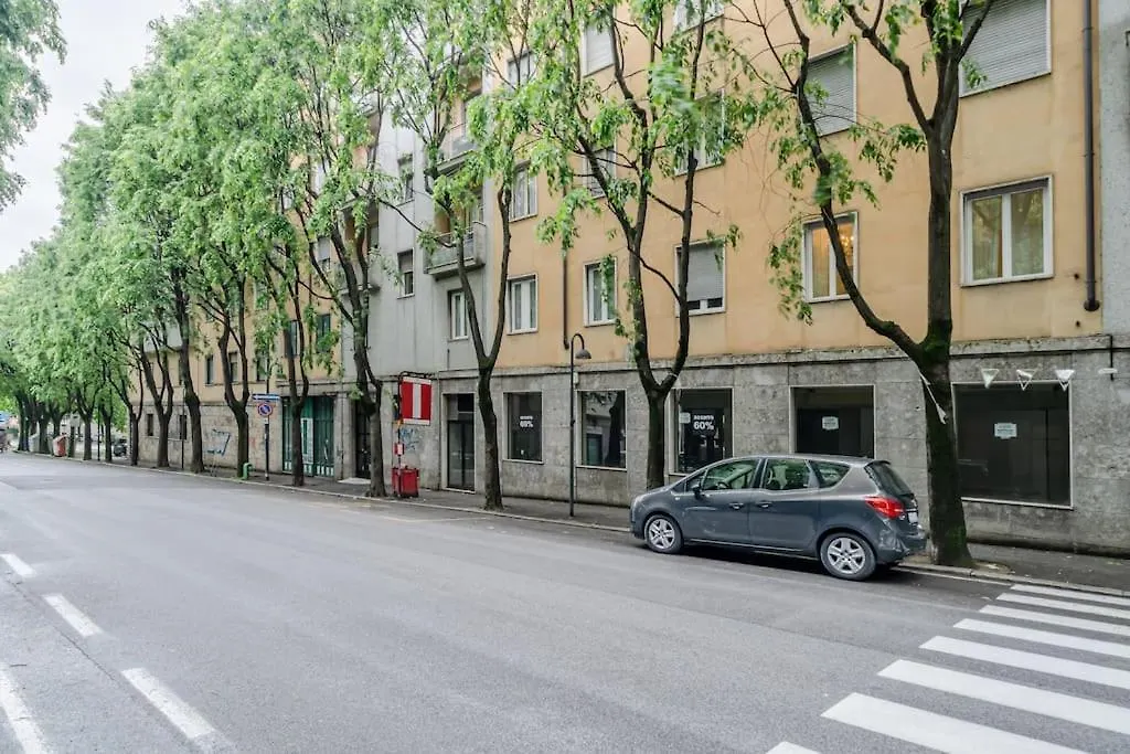 Petite Suite Vittoria - Brescia City - By Host4U 0*,